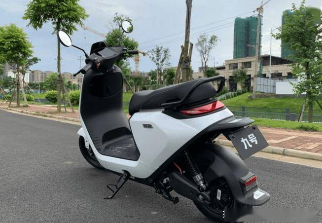 哪种电动车跑得远、价格低？60V22Ah石墨烯电池车型选了不后悔(图1)